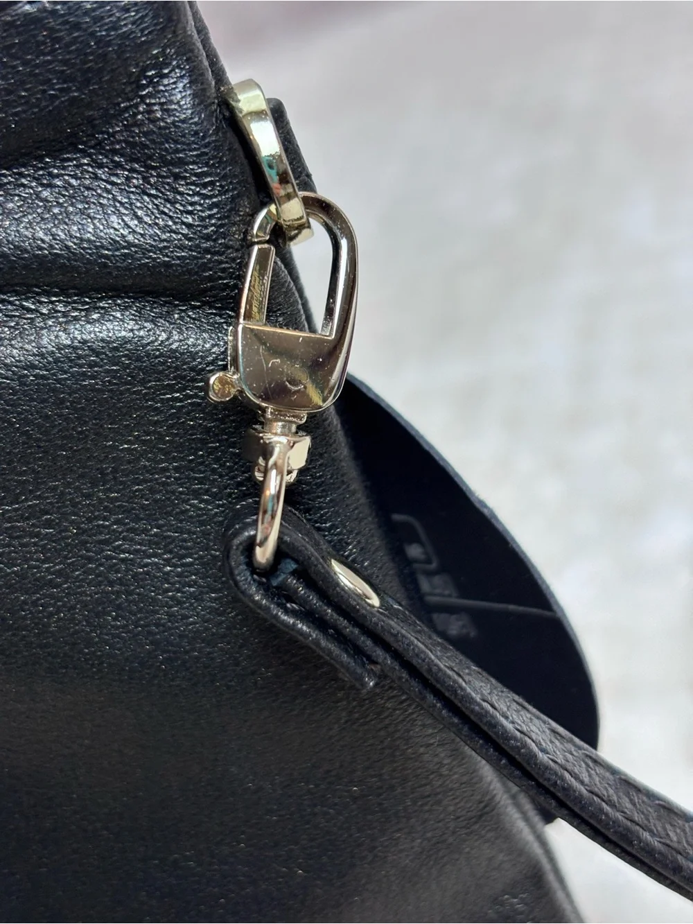 H&Butler Mighty Purse Smooth Black Leather Wristlet w/Built-in Phone Charger